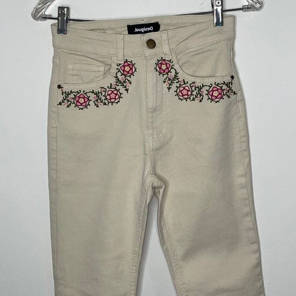 💗Desigual Women’s Denim Cream Pants Embroidered Amore Floral Size EUR 36 - Picture 6 of 13